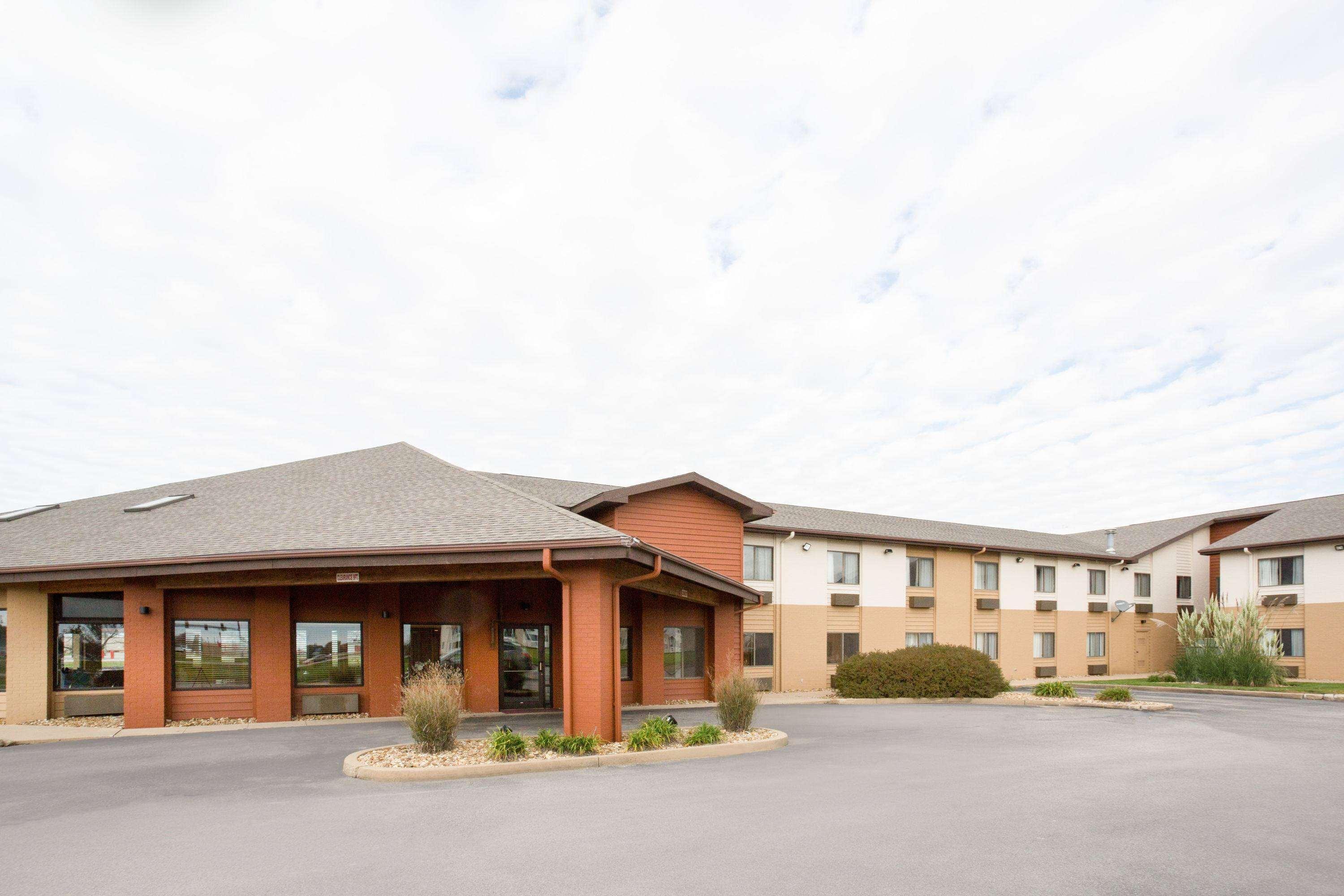 Americinn By Wyndham Mount Pleasant Exterior foto